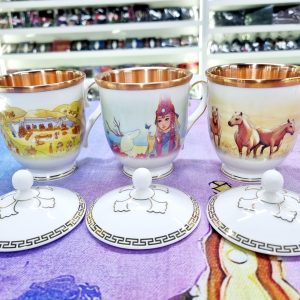 Зэс дотортой гангар шаазан аяга